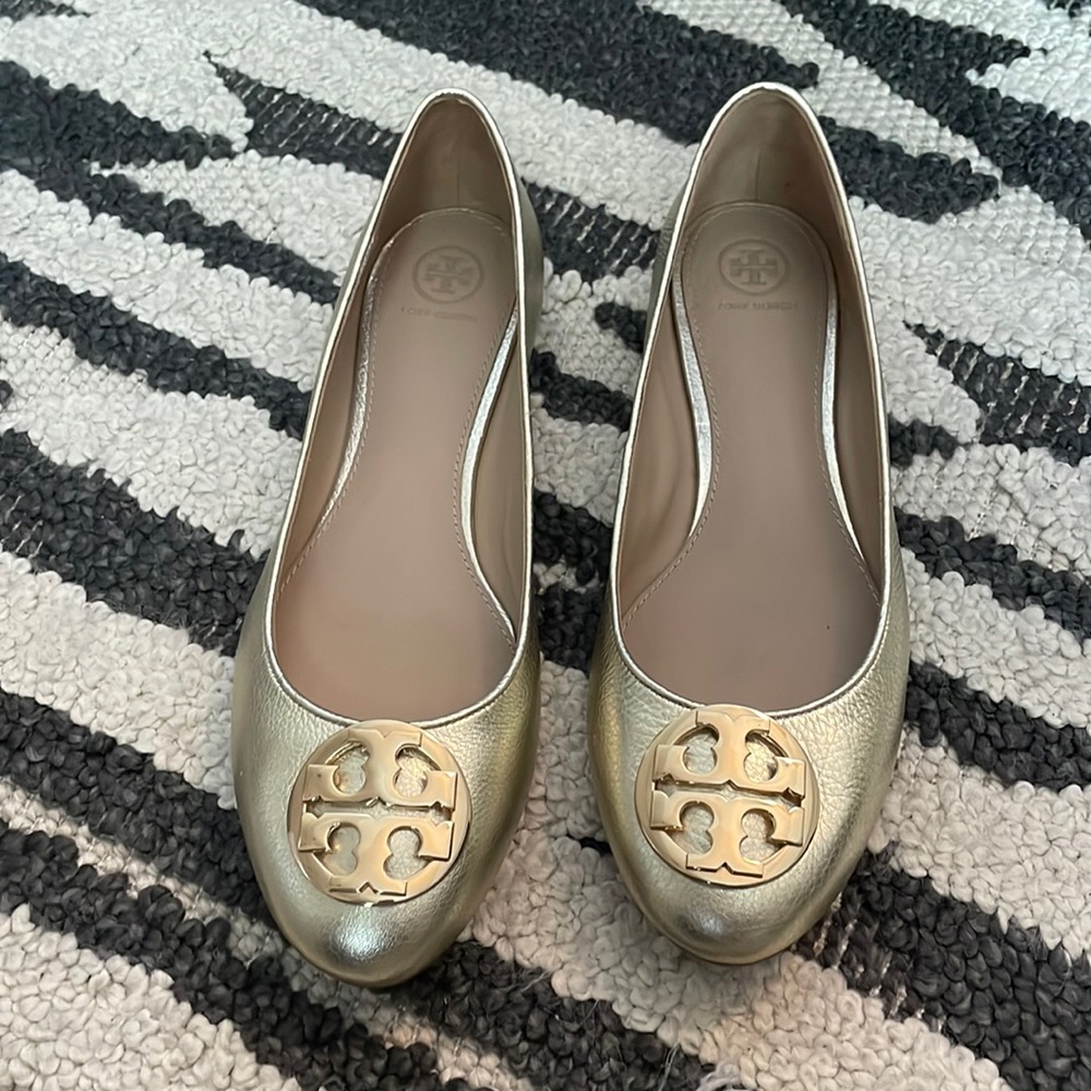 Like new Tory Burch gold ballet flats